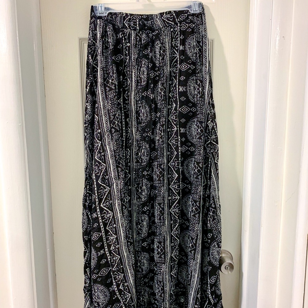 Billabong Black and White Maxi Skirt